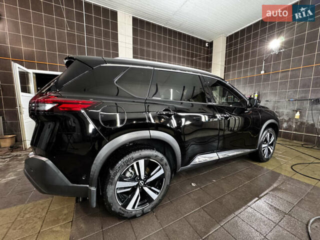 Черный Ниссан Rogue, объемом двигателя 1.5 л и пробегом 49 тыс. км за 26500 $, фото 3 на Automoto.ua