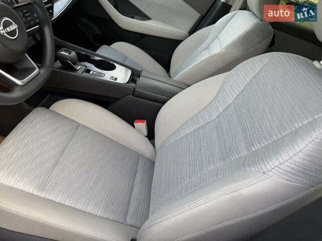 Черный Ниссан Rogue, объемом двигателя 0 л и пробегом 7 тыс. км за 23100 $, фото 11 на Automoto.ua