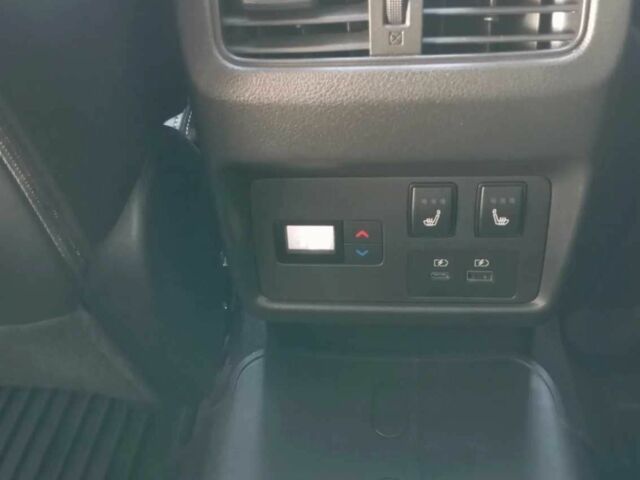 Чорний Ніссан Rogue, об'ємом двигуна 1.5 л та пробігом 11 тис. км за 21000 $, фото 14 на Automoto.ua