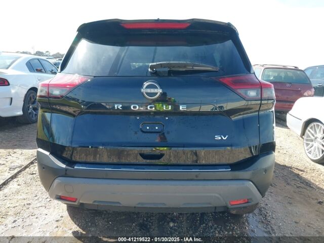 Чорний Ніссан Rogue, об'ємом двигуна 1.5 л та пробігом 45 тис. км за 14200 $, фото 4 на Automoto.ua