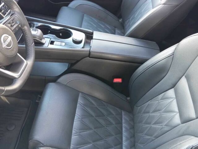 Чорний Ніссан Rogue, об'ємом двигуна 1.5 л та пробігом 11 тис. км за 21000 $, фото 9 на Automoto.ua