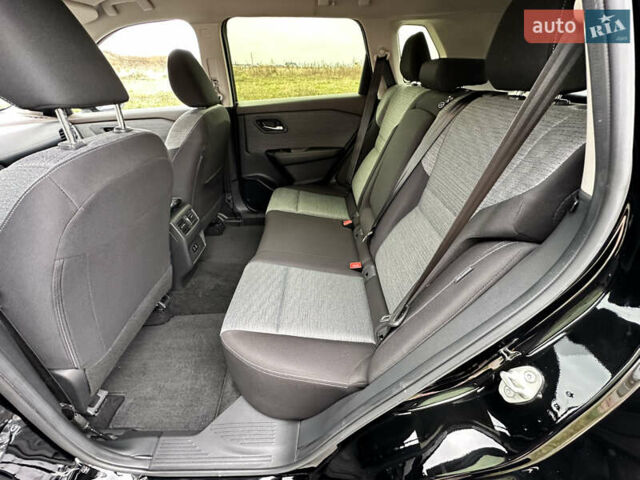 Черный Ниссан Rogue, объемом двигателя 1.5 л и пробегом 75 тыс. км за 22999 $, фото 52 на Automoto.ua