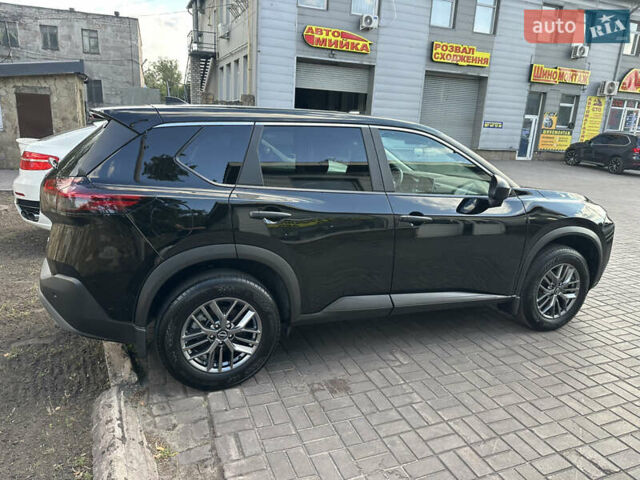 Черный Ниссан Rogue, объемом двигателя 1.5 л и пробегом 19 тыс. км за 24999 $, фото 4 на Automoto.ua