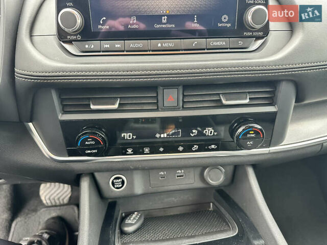 Черный Ниссан Rogue, объемом двигателя 1.5 л и пробегом 75 тыс. км за 22999 $, фото 58 на Automoto.ua