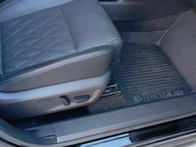 Чорний Ніссан Rogue, об'ємом двигуна 1.5 л та пробігом 11 тис. км за 21000 $, фото 22 на Automoto.ua