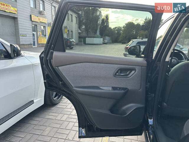 Черный Ниссан Rogue, объемом двигателя 1.5 л и пробегом 19 тыс. км за 24999 $, фото 14 на Automoto.ua