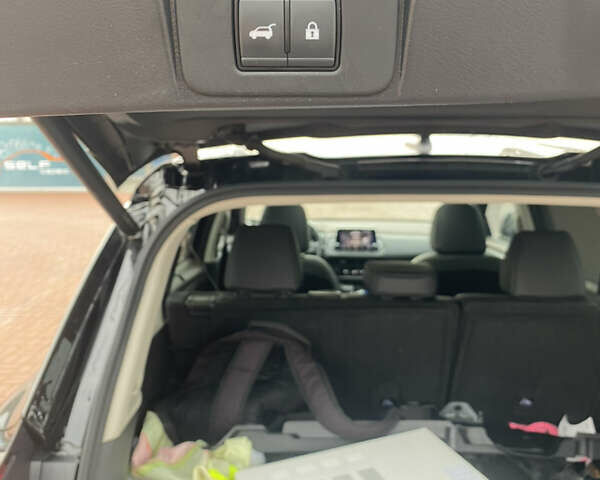 Чорний Ніссан Rogue, об'ємом двигуна 1.5 л та пробігом 31 тис. км за 25000 $, фото 11 на Automoto.ua