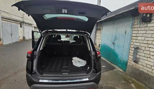 Чорний Ніссан Rogue, об'ємом двигуна 1.5 л та пробігом 90 тис. км за 20800 $, фото 4 на Automoto.ua
