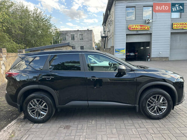 Черный Ниссан Rogue, объемом двигателя 1.5 л и пробегом 19 тыс. км за 24999 $, фото 3 на Automoto.ua