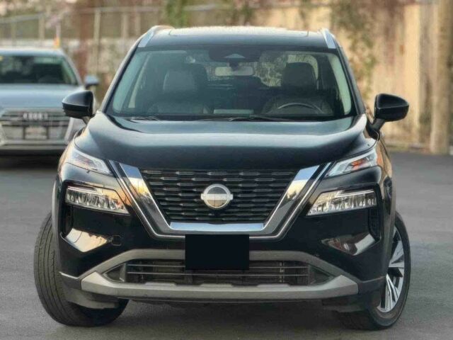 Черный Ниссан Rogue, объемом двигателя 1.5 л и пробегом 29 тыс. км за 11300 $, фото 1 на Automoto.ua