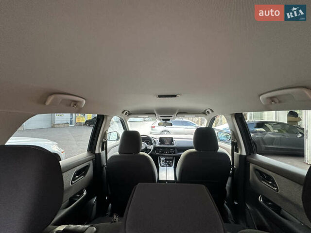 Черный Ниссан Rogue, объемом двигателя 1.5 л и пробегом 19 тыс. км за 24999 $, фото 24 на Automoto.ua