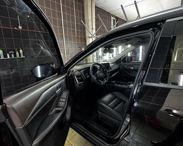 Черный Ниссан Rogue, объемом двигателя 1.5 л и пробегом 49 тыс. км за 26500 $, фото 5 на Automoto.ua