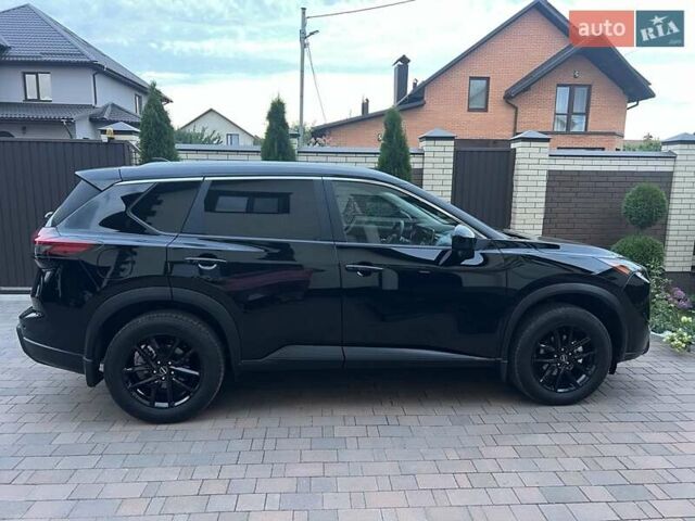 Черный Ниссан Rogue, объемом двигателя 1.5 л и пробегом 4 тыс. км за 30500 $, фото 3 на Automoto.ua