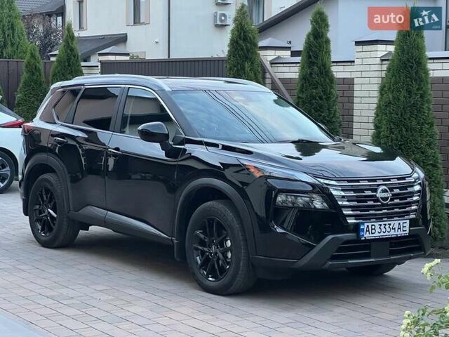 Черный Ниссан Rogue, объемом двигателя 1.5 л и пробегом 4 тыс. км за 30500 $, фото 2 на Automoto.ua