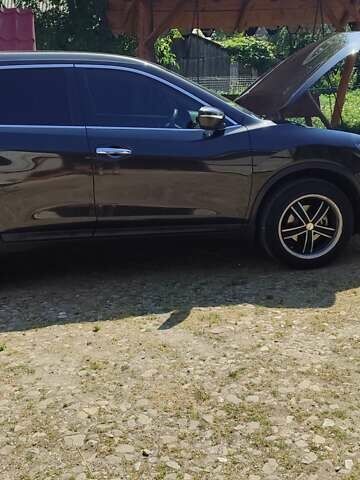 Коричневый Ниссан Rogue, объемом двигателя 2.5 л и пробегом 305 тыс. км за 12700 $, фото 2 на Automoto.ua