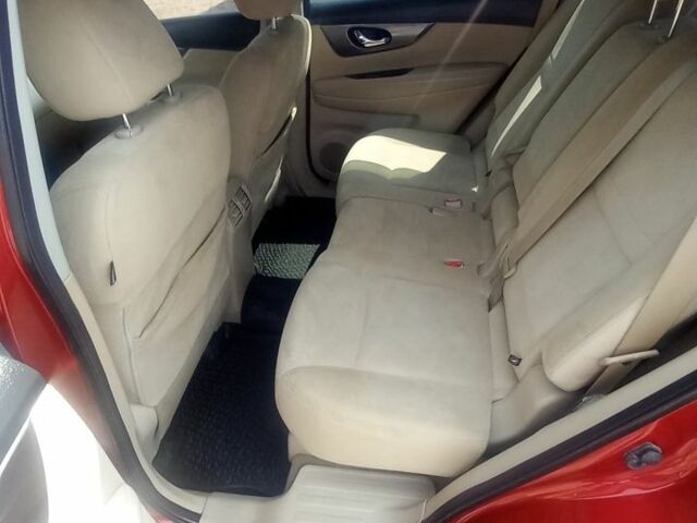 Красный Ниссан Rogue, объемом двигателя 2.5 л и пробегом 260 тыс. км за 10700 $, фото 2 на Automoto.ua