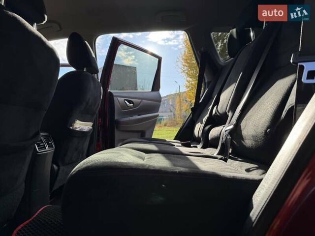 Ниссан Rogue 2014 в Киеве на Automoto.ua Красный Ниссан Rogue, объемом двигателя 2.49 л и пробегом 126 тыс. км за 12300 $, фото 16 на Automoto.ua