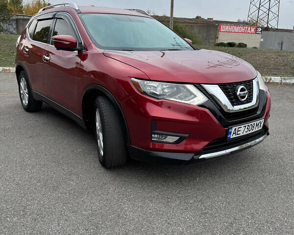 Ниссан Rogue 2014 в Остер на Automoto.ua Красный Ниссан Rogue, объемом двигателя 2.49 л и пробегом 114 тыс. км за 10600 $, фото 1 на Automoto.ua