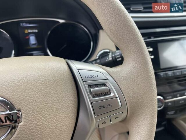 Красный Ниссан Rogue, объемом двигателя 2.49 л и пробегом 198 тыс. км за 12200 $, фото 12 на Automoto.ua