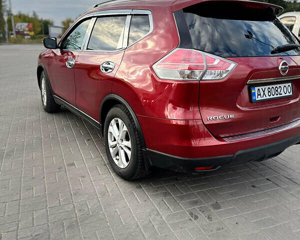 Красный Ниссан Rogue, объемом двигателя 2.49 л и пробегом 225 тыс. км за 13500 $, фото 1 на Automoto.ua