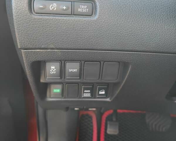 Красный Ниссан Rogue, объемом двигателя 2.49 л и пробегом 125 тыс. км за 13500 $, фото 13 на Automoto.ua