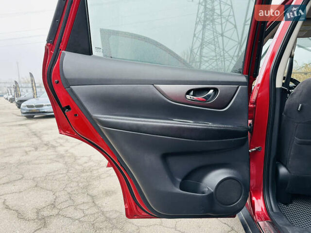 Красный Ниссан Rogue, объемом двигателя 2.5 л и пробегом 153 тыс. км за 12900 $, фото 17 на Automoto.ua