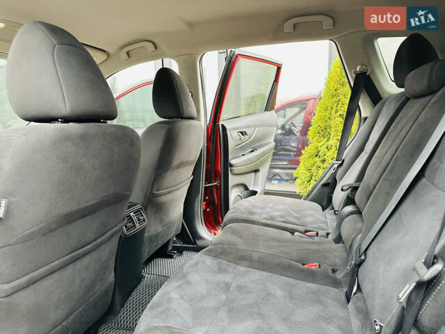 Красный Ниссан Rogue, объемом двигателя 2.5 л и пробегом 153 тыс. км за 12900 $, фото 16 на Automoto.ua