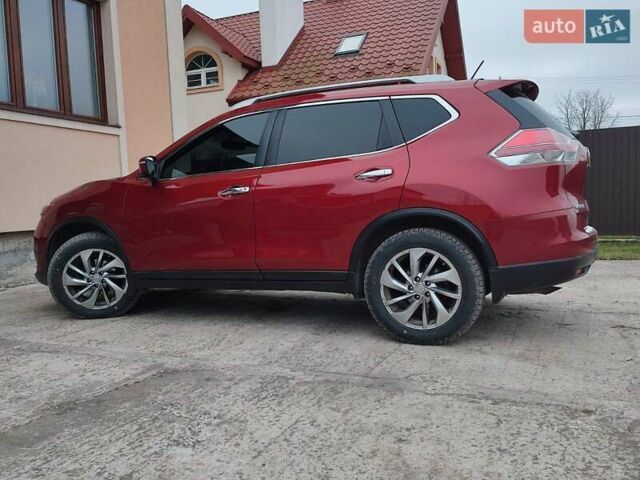 Красный Ниссан Rogue, объемом двигателя 2.5 л и пробегом 176 тыс. км за 13500 $, фото 1 на Automoto.ua