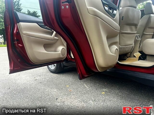 Красный Ниссан Rogue, объемом двигателя 2.5 л и пробегом 163 тыс. км за 12900 $, фото 3 на Automoto.ua