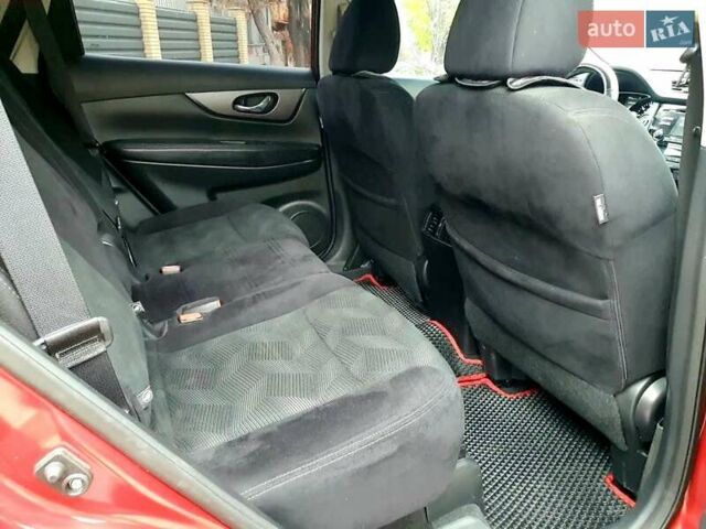 Красный Ниссан Rogue, объемом двигателя 2.49 л и пробегом 184 тыс. км за 12000 $, фото 9 на Automoto.ua