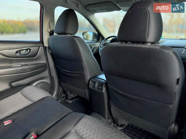 Червоний Ніссан Rogue, об'ємом двигуна 2.5 л та пробігом 140 тис. км за 12599 $, фото 16 на Automoto.ua