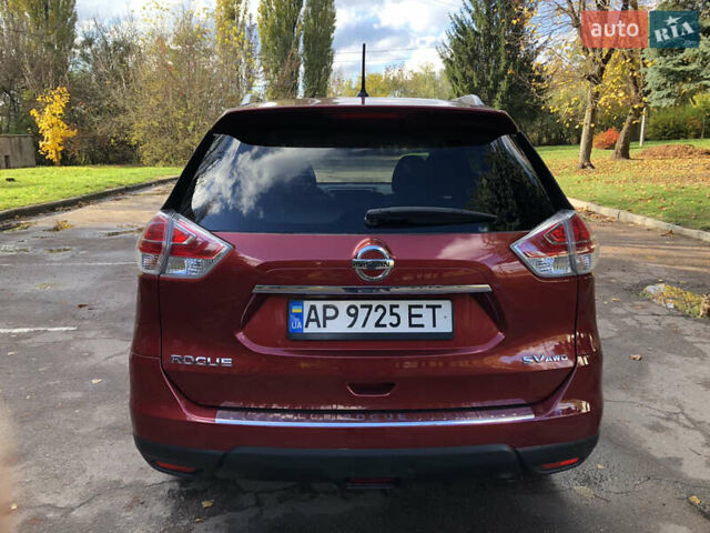 Красный Ниссан Rogue, объемом двигателя 2.49 л и пробегом 115 тыс. км за 12850 $, фото 5 на Automoto.ua