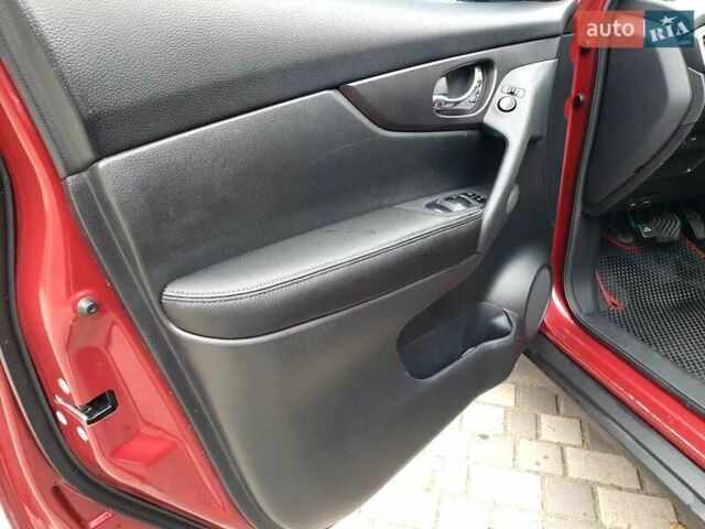 Красный Ниссан Rogue, объемом двигателя 2.49 л и пробегом 184 тыс. км за 12000 $, фото 16 на Automoto.ua