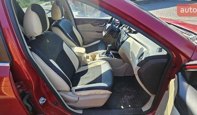 Красный Ниссан Rogue, объемом двигателя 2.49 л и пробегом 73 тыс. км за 15500 $, фото 4 на Automoto.ua