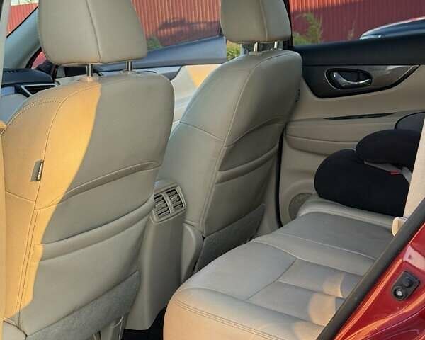 Красный Ниссан Rogue, объемом двигателя 2.49 л и пробегом 125 тыс. км за 14750 $, фото 11 на Automoto.ua