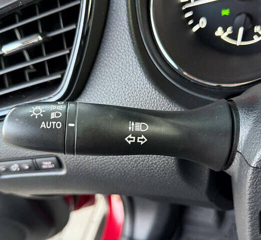 Червоний Ніссан Rogue, об'ємом двигуна 2.5 л та пробігом 140 тис. км за 12599 $, фото 33 на Automoto.ua