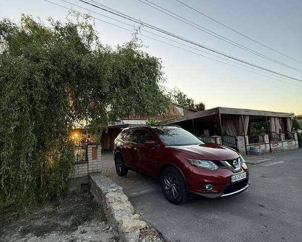 Красный Ниссан Rogue, объемом двигателя 2.49 л и пробегом 125 тыс. км за 14750 $, фото 4 на Automoto.ua