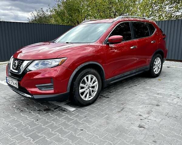Красный Ниссан Rogue, объемом двигателя 2.49 л и пробегом 131 тыс. км за 13900 $, фото 4 на Automoto.ua