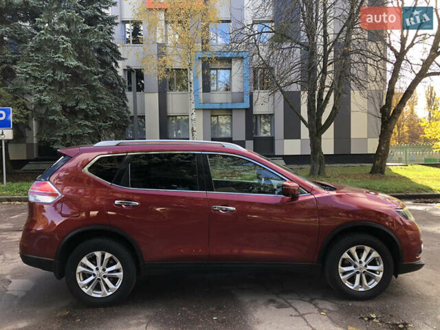 Красный Ниссан Rogue, объемом двигателя 2.49 л и пробегом 115 тыс. км за 12850 $, фото 3 на Automoto.ua