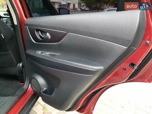 Красный Ниссан Rogue, объемом двигателя 2.49 л и пробегом 184 тыс. км за 12000 $, фото 15 на Automoto.ua