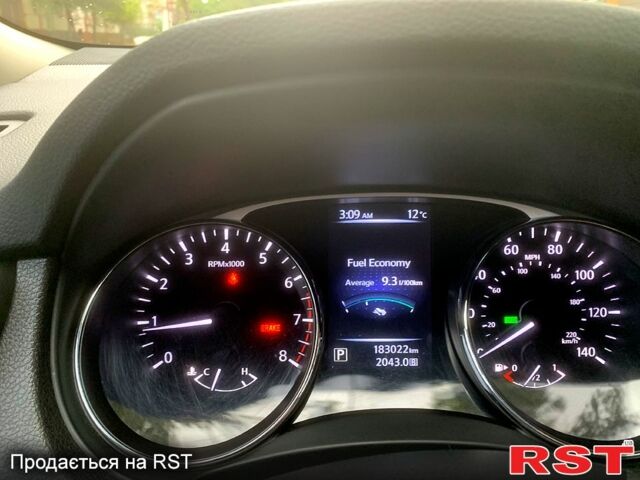 Красный Ниссан Rogue, объемом двигателя 2.5 л и пробегом 183 тыс. км за 10500 $, фото 5 на Automoto.ua