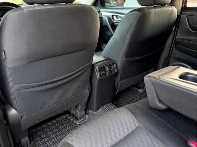 Червоний Ніссан Rogue, об'ємом двигуна 2.5 л та пробігом 140 тис. км за 12499 $, фото 9 на Automoto.ua