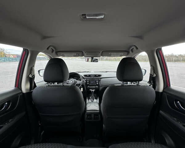 Красный Ниссан Rogue, объемом двигателя 2.49 л и пробегом 178 тыс. км за 13000 $, фото 16 на Automoto.ua