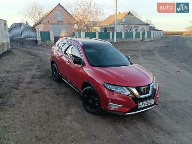 Красный Ниссан Rogue, объемом двигателя 2.49 л и пробегом 191 тыс. км за 15000 $, фото 7 на Automoto.ua
