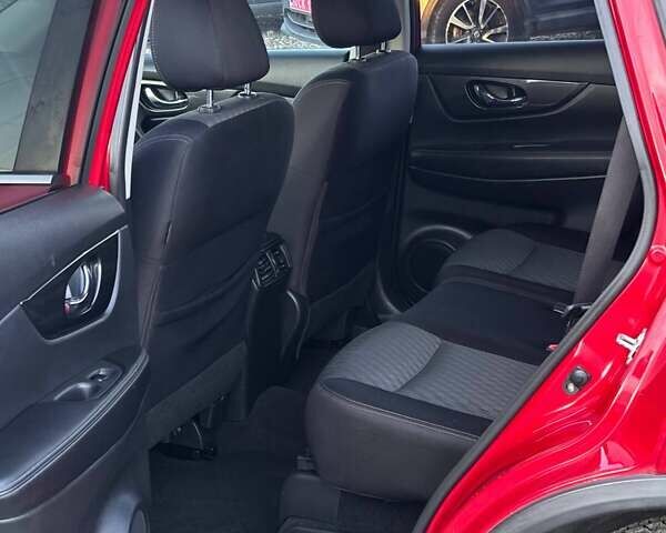 Ниссан Rogue 2017 в Львове на Automoto.ua Красный Ниссан Rogue, объемом двигателя 2.5 л и пробегом 195 тыс. км за 11900 $, фото 11 на Automoto.ua