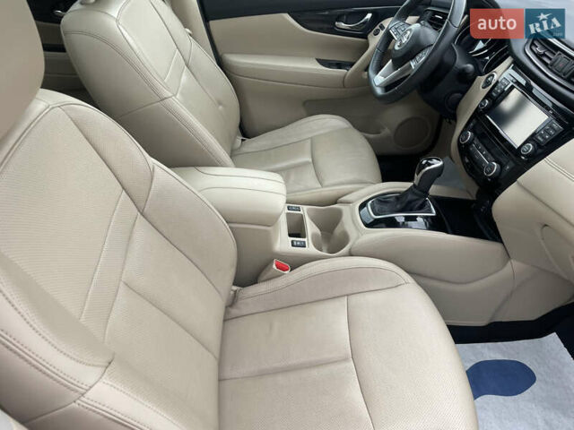 Красный Ниссан Rogue, объемом двигателя 2.5 л и пробегом 147 тыс. км за 16000 $, фото 20 на Automoto.ua