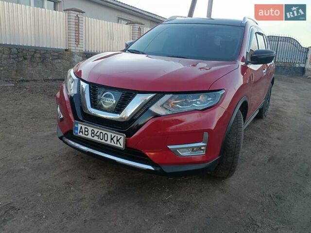 Красный Ниссан Rogue, объемом двигателя 2.49 л и пробегом 191 тыс. км за 15000 $, фото 3 на Automoto.ua