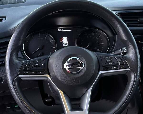 Ниссан Rogue 2017 в Львове на Automoto.ua Красный Ниссан Rogue, объемом двигателя 2.5 л и пробегом 195 тыс. км за 11900 $, фото 16 на Automoto.ua