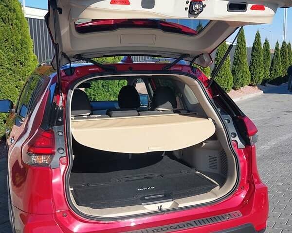 Красный Ниссан Rogue, объемом двигателя 2.49 л и пробегом 163 тыс. км за 13600 $, фото 8 на Automoto.ua