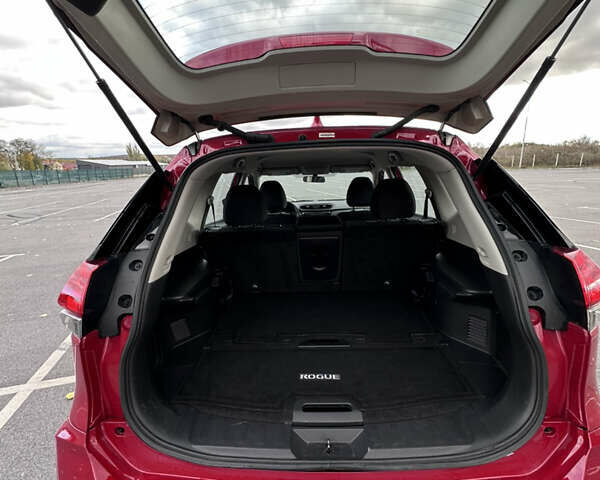 Красный Ниссан Rogue, объемом двигателя 2.49 л и пробегом 178 тыс. км за 13000 $, фото 17 на Automoto.ua